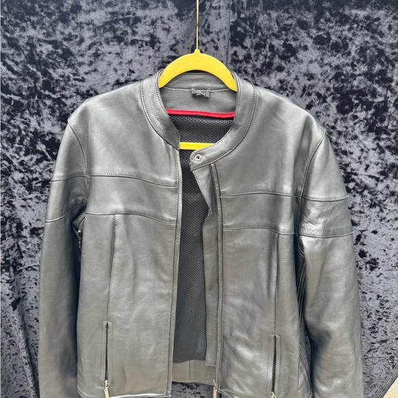 Women's Black Leather Jacket - Picture 7 of 10